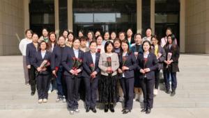 卓然而立 自成光芒——集團(tuán)公司舉辦婦女節(jié)主題講座！